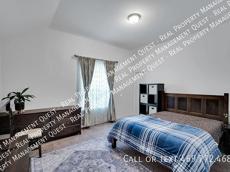 1767 Shumard St — Photo 23