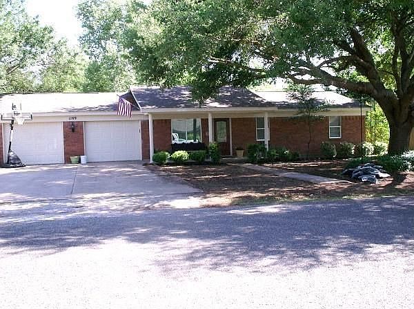 1st image of 1109 Hackberry Dr