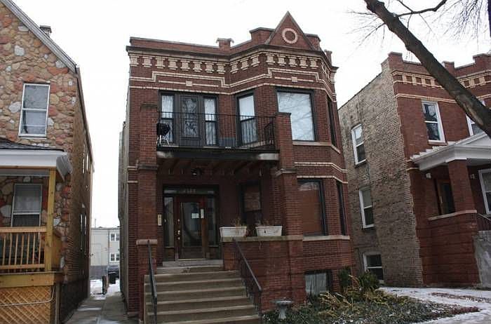 1st image of 2509 N Hamlin Ave #1F