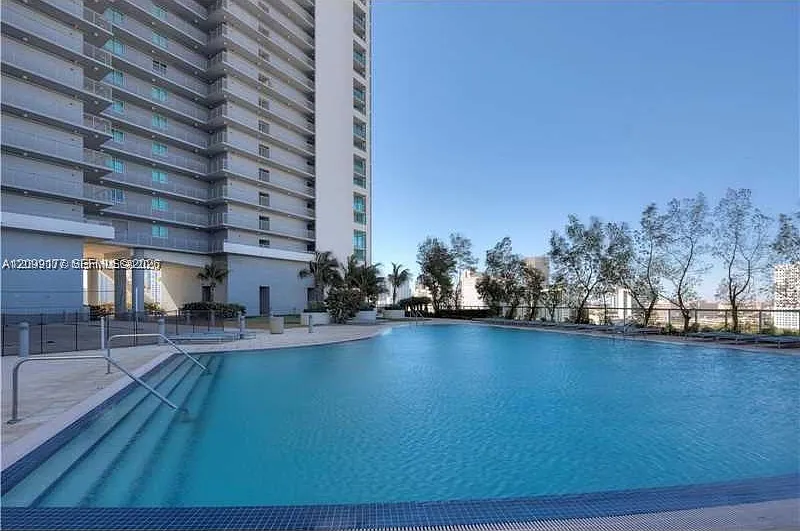 888 Biscayne Blvd #3703