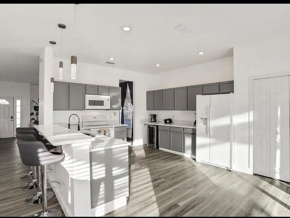 1st image of 402 Ballyshannon Dr