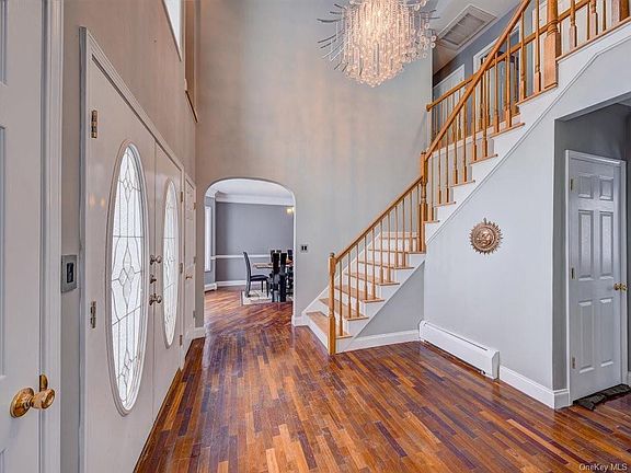 3rd image of 103 Halley Dr