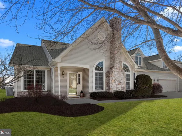 234 Sugarberry Ln, Langhorne, PA 19047