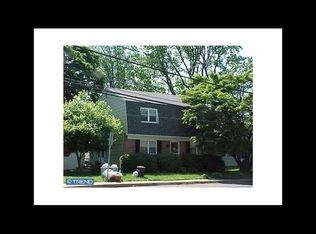 807 N York Rd, Willow Grove, PA 19090