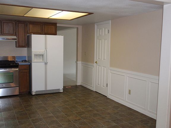 5th image of 11816 NE 102nd Pl