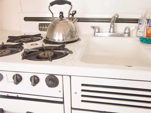 4th image of 280 W 11th St APT 4A