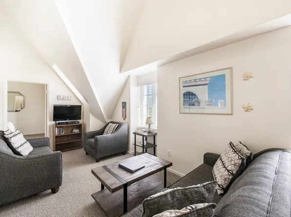 236 Edgemere St Unit 411, Montauk, NY 11954