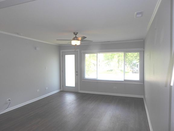 3rd image of 16810 92nd Ave