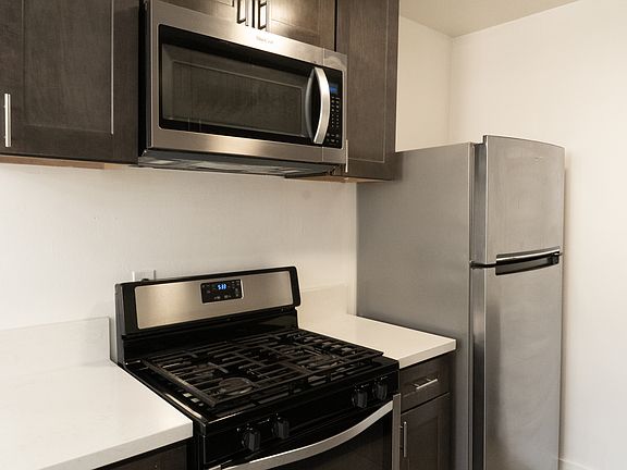 3rd image of 1506 S Orange Dr APT 2