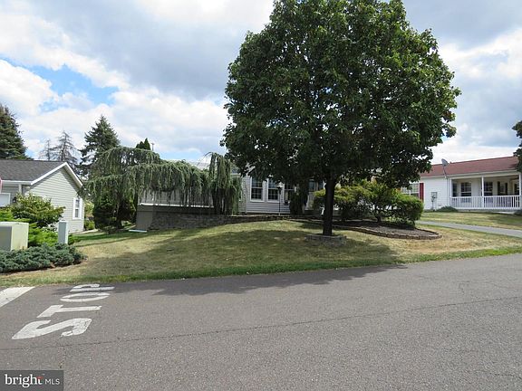 2nd image of 377 Spring Meadow Cir