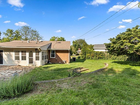 5th image of 209 Whitefield Ct