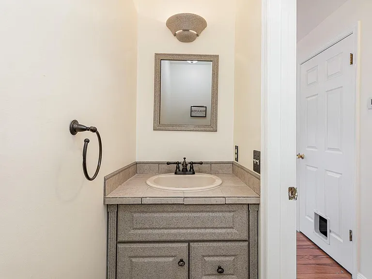 6280 Spring Knoll Dr — Photo 11