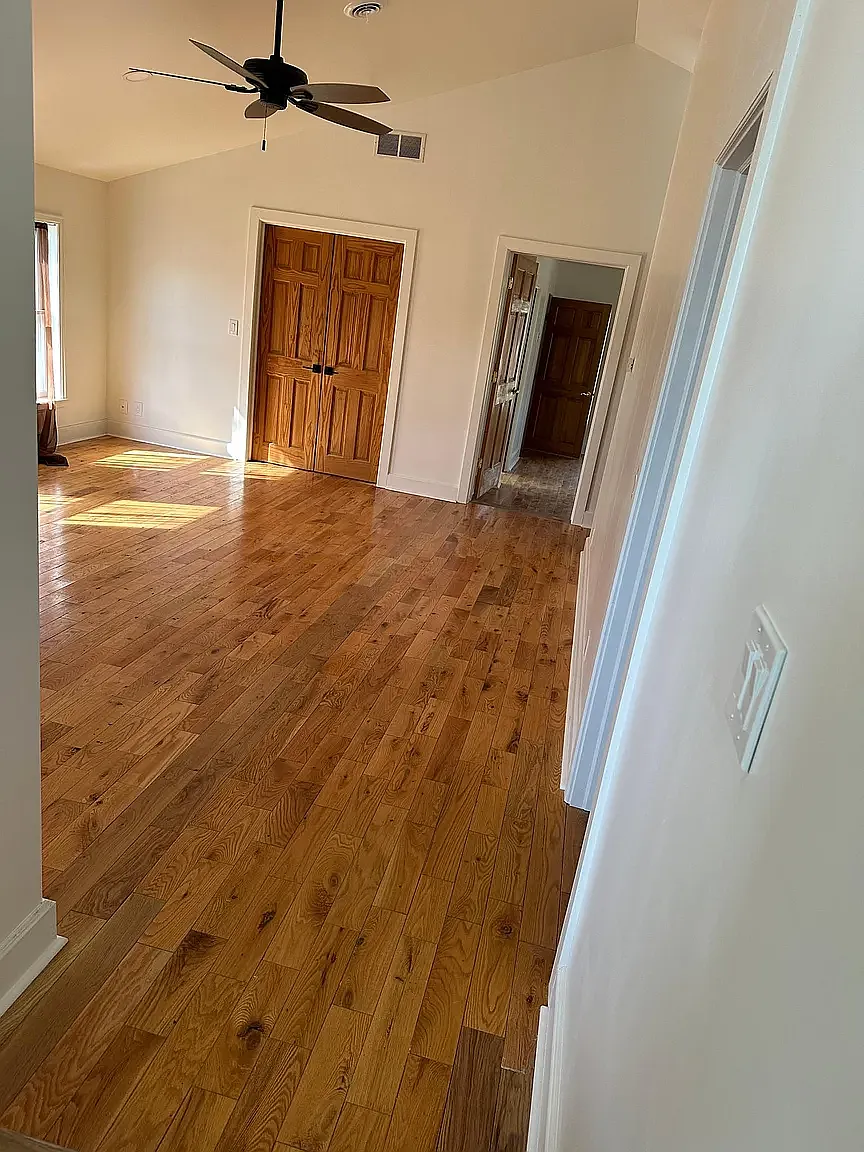 2 bed, 750 sqft, $2,300 — Photo 3