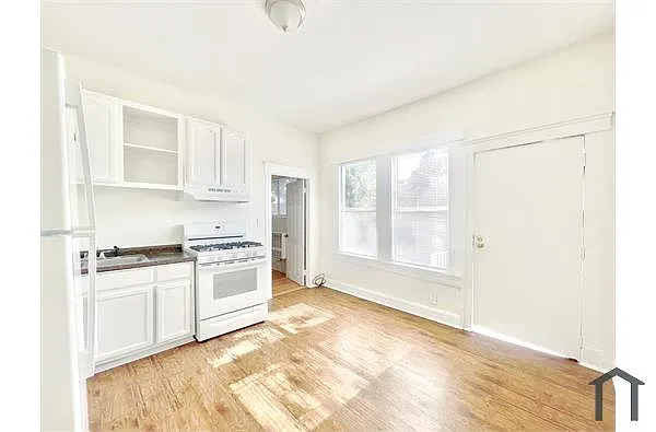 Building Photo - 1794 W 24th St #D