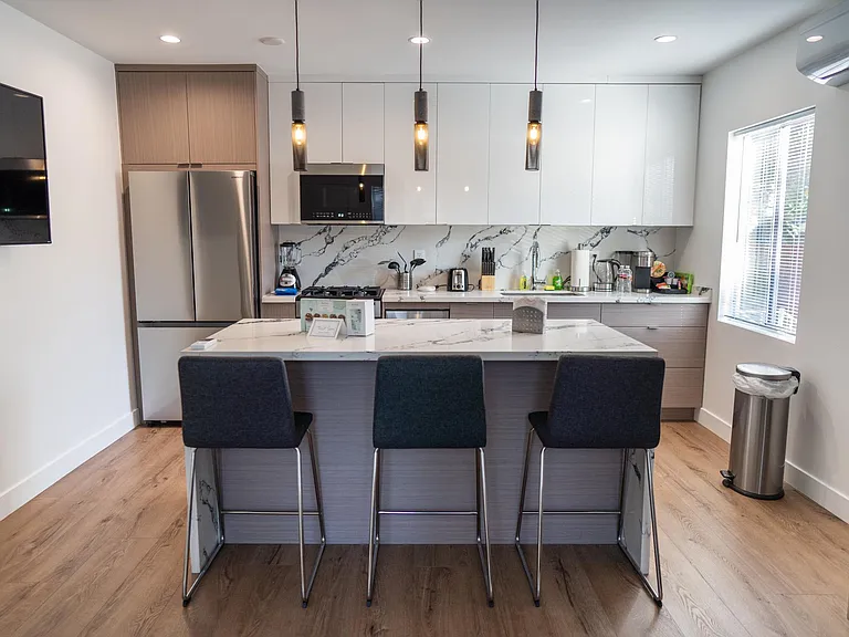 10863 Kling St #1 — Photo 12
