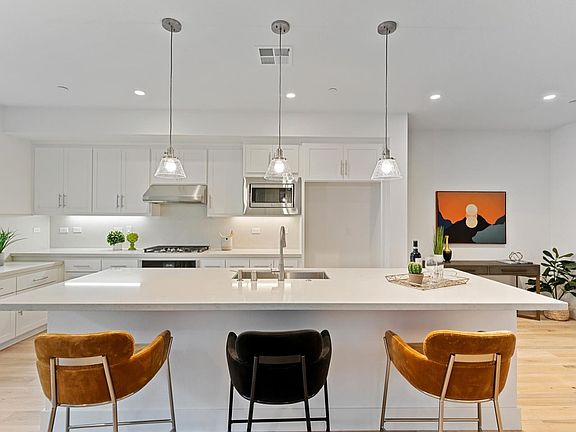 5th image of 2933 Lamory Pl Unit 114