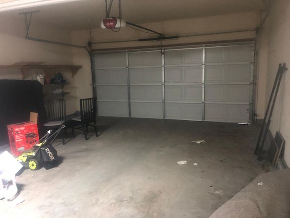 3rd image of 1603 Parkhill Dr