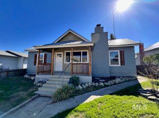 20 E Madison St, Huntington, OR 97907