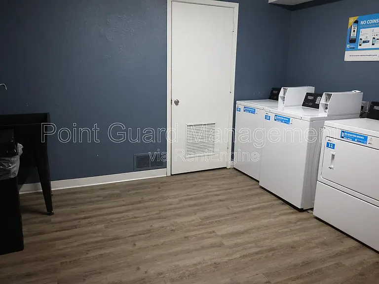 844 N Waco Ave — Photo 19