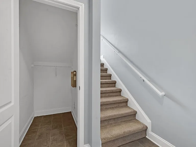 1072 Woodbury Falls Dr — Photo 36