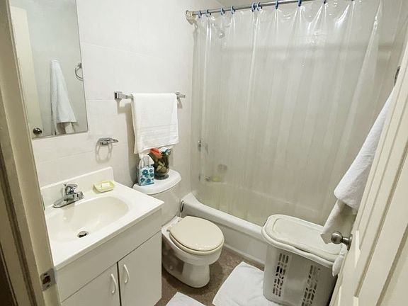 5th image of 14448 Roosevelt Ave APT 7C
