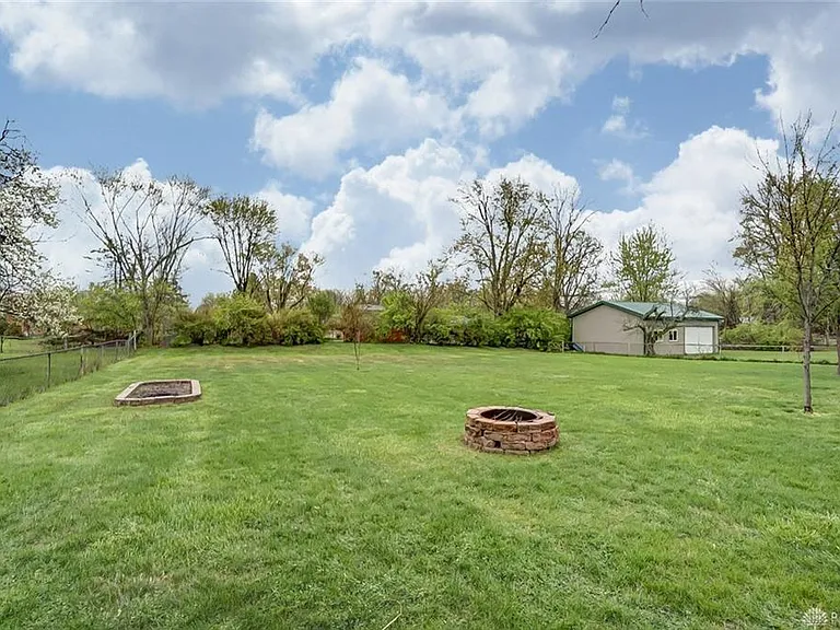 2108 N Fairfield Rd — Photo 34