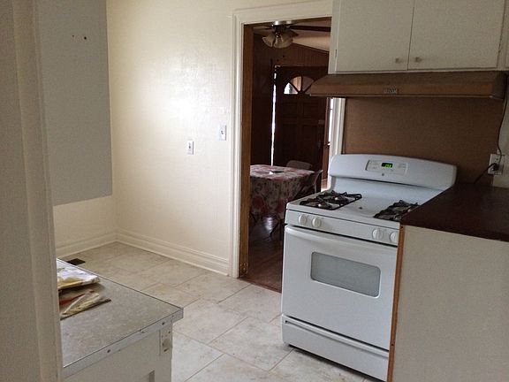 Nice bright kitchen with gas stove