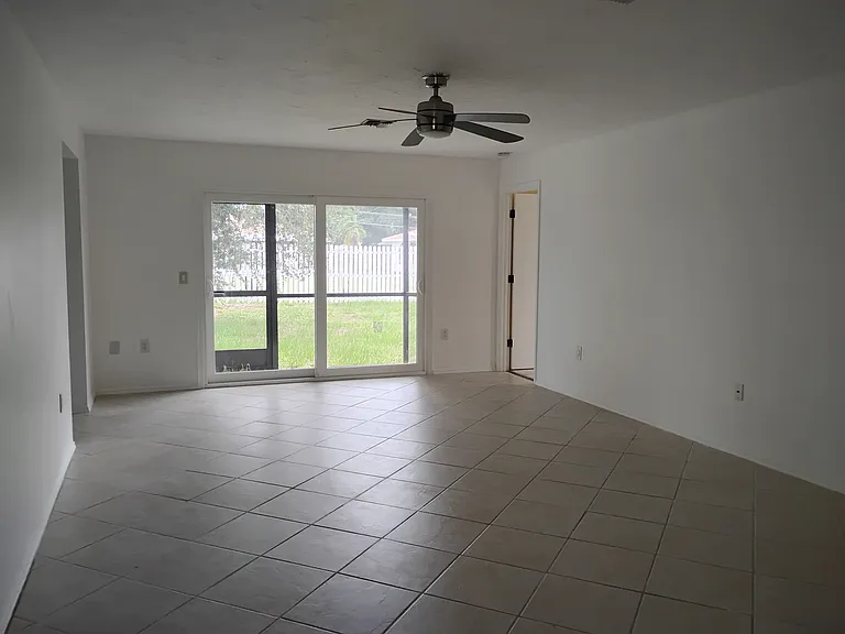 10299 Willmington Blvd — Photo 15