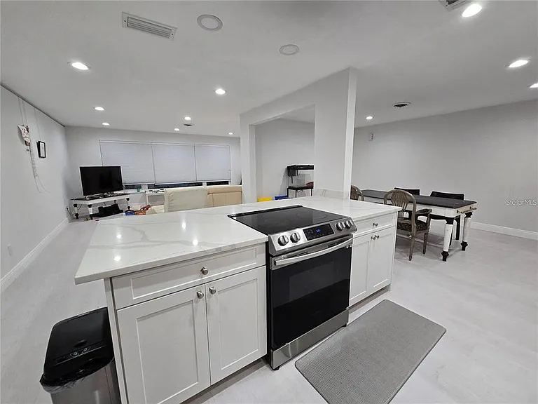 1028 Chinaberry Rd — Photo 15