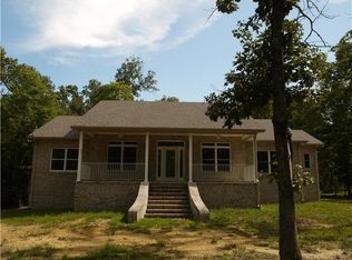 922 Old Seminary Rd, Manchester, TN 37355