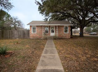 1711 N Washington St, Beeville, TX 78102