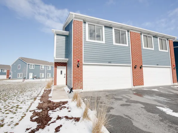 1021 Gillespie Ln, Yorkville, IL 60560