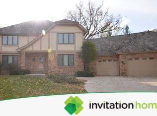 11695 Mount Curve Rd, Eden Prairie, MN 55347
