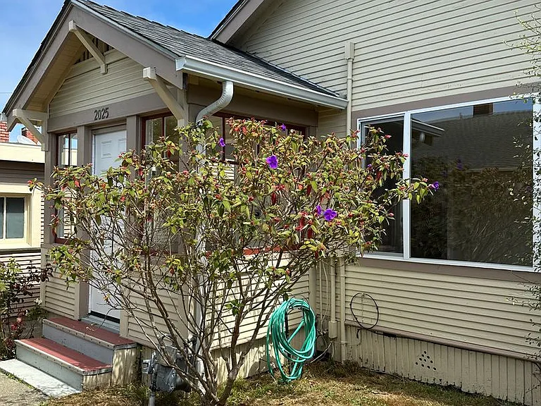 2025 I St — Photo 2