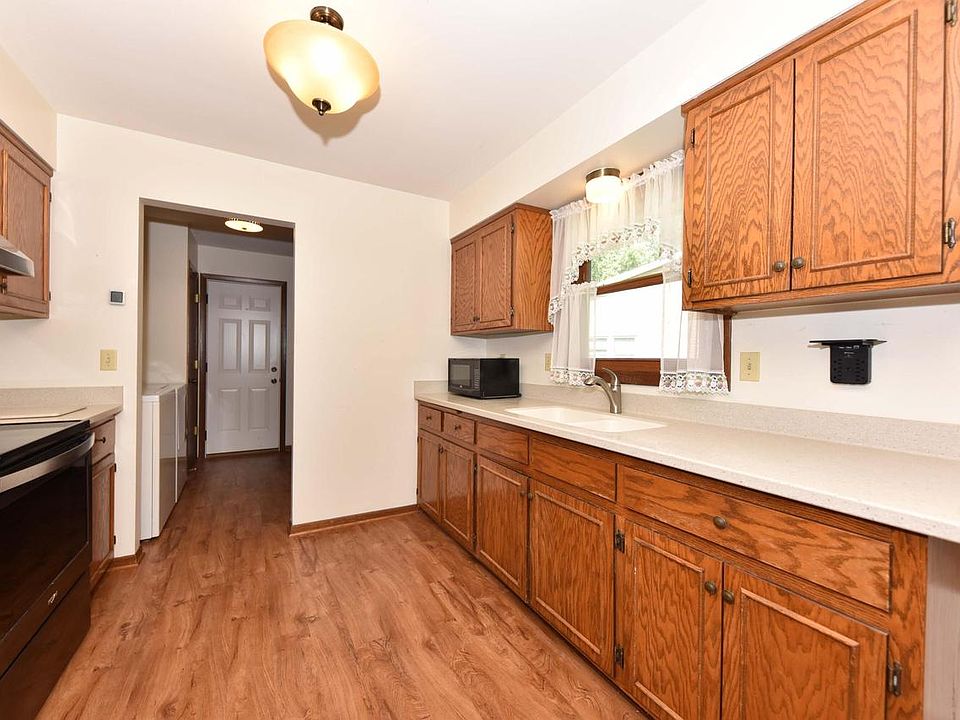 1st image of 106 Tamarack CIRCLE