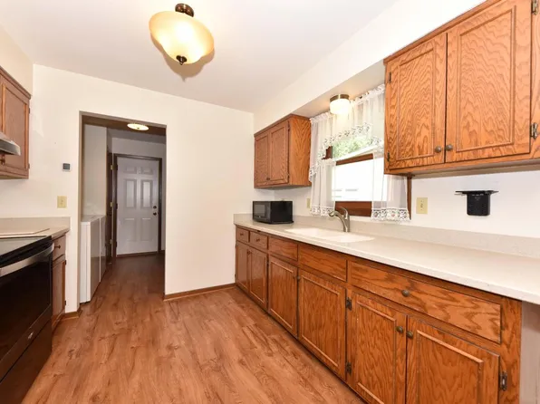 106 Tamarack CIRCLE, Hartford, WI 53027