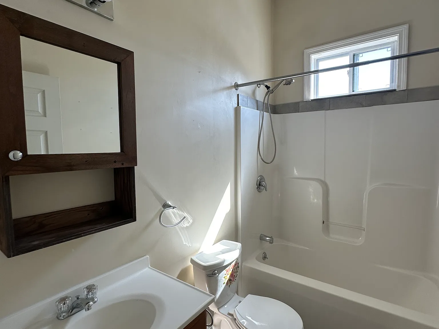 115 Salem St — Photo 2