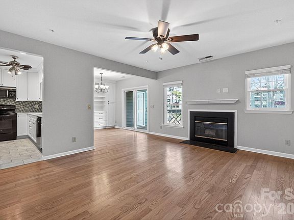 3rd image of 19819 Henderson Rd Unit J