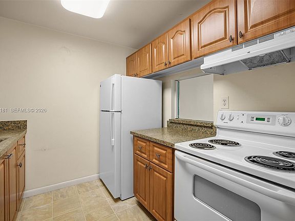 4th image of 14211 N Kendall Dr #207E