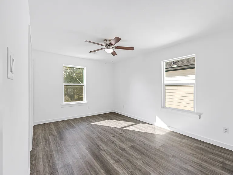 8635 Peachtree St #B — Photo 18