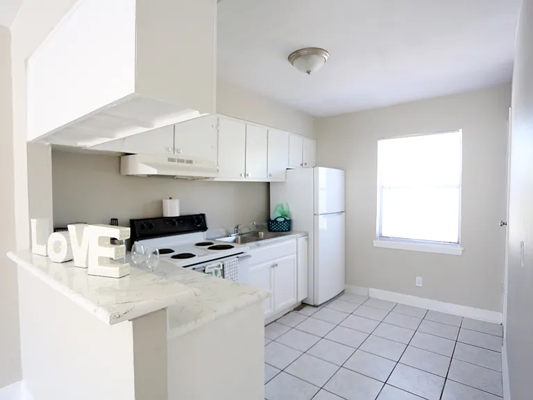 101 E Tidwell Rd #19 — Photo 1