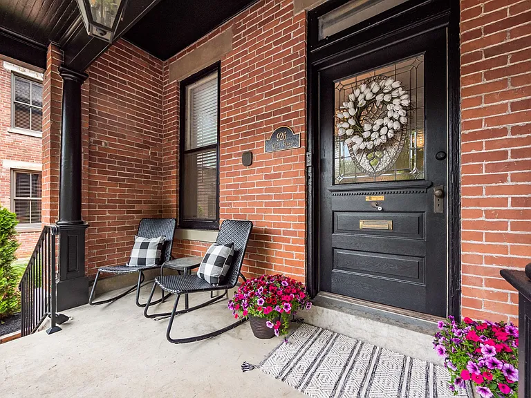 926 City Park Ave — Photo 3