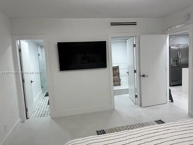 5401 Collins Ave #128 — Photo 36