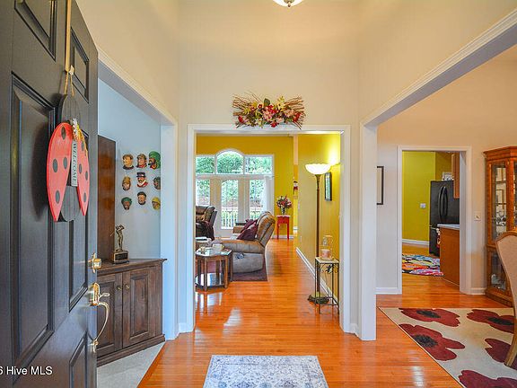 5th image of 13 Deerwood Lane