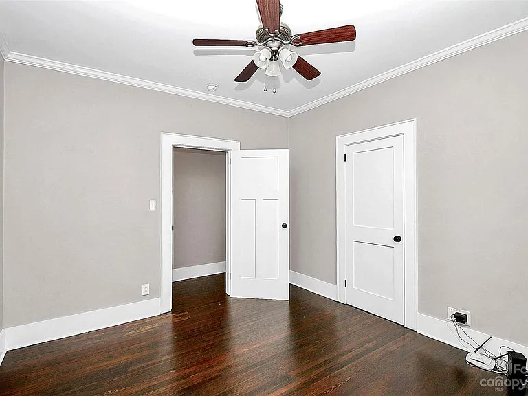 1920 Woodcrest Ave — Photo 27