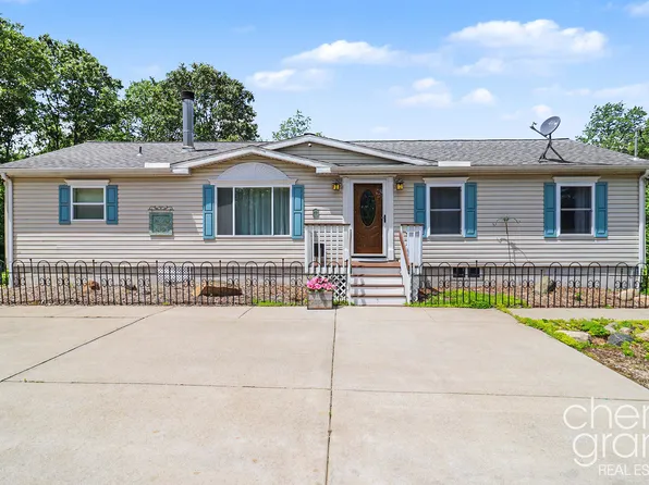 4103 170th Ave, Morley, MI 49336