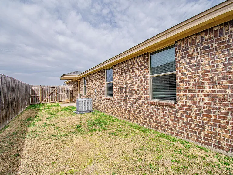 4602 Cambridge Dr #B — Photo 19