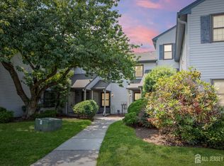 304 Woodbridge Commons Way, Iselin, NJ 08830