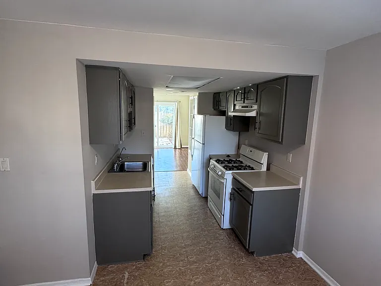 Yellowrose Ct — Photo 5