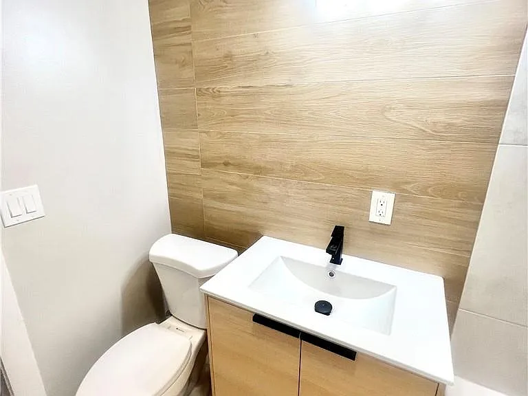 23 Prospect St #1 — Photo 3